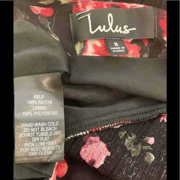 Lulu’s Black Floral Print Shift Dress - Picture 7 of 8